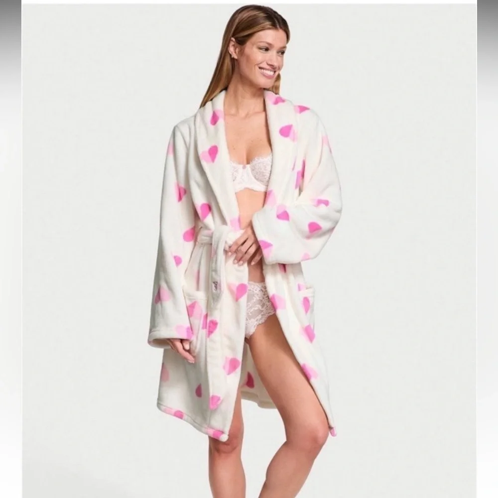 Women's Pink Heart Patterned Robe - Picture 2 of 5